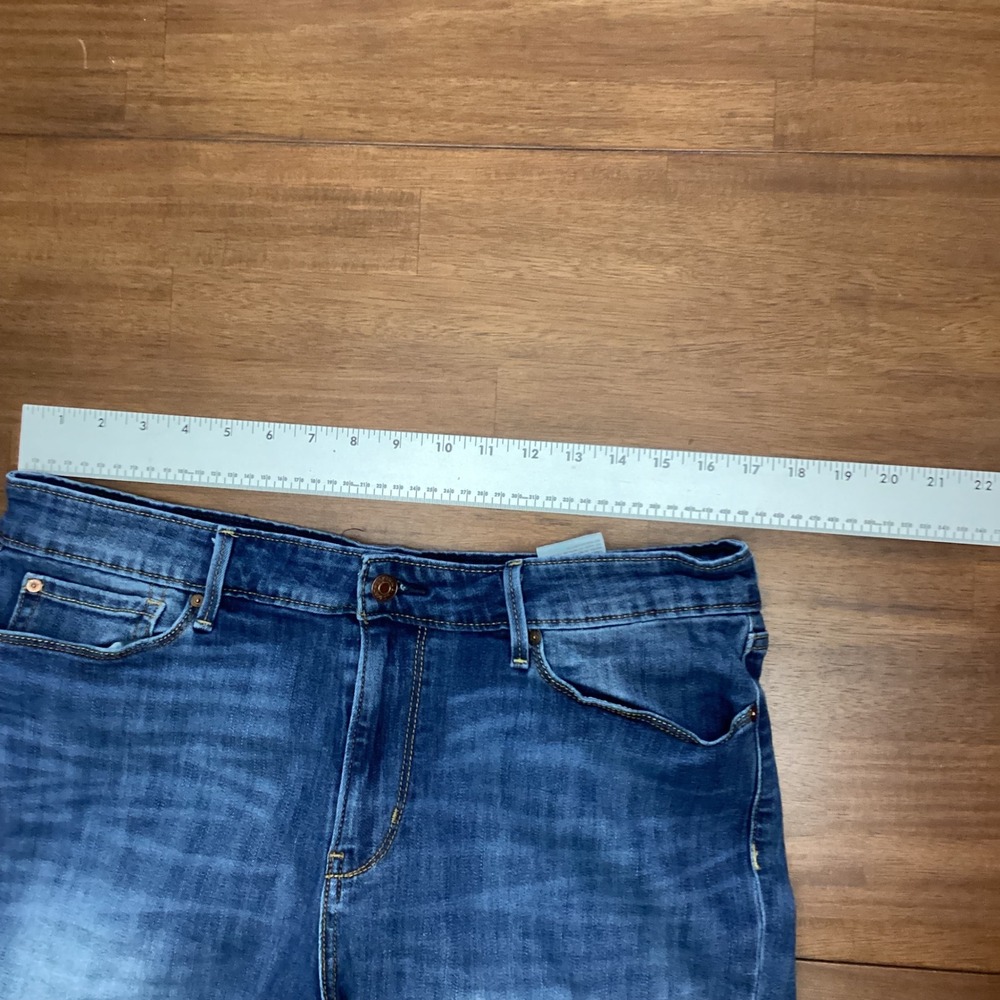 Signature Levi Strauss High Rise Slim Crop Jeans Size 16 Medium Wash Distressed - Picture 5 of 10